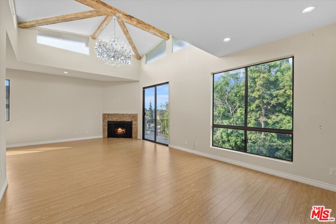 2175 S Beverly Glen Blvd Unit: 406
