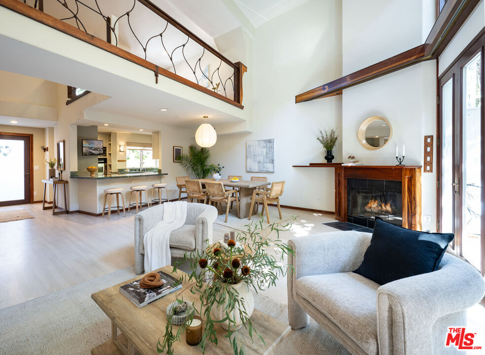 2811 Arizona Ave Unit: 4