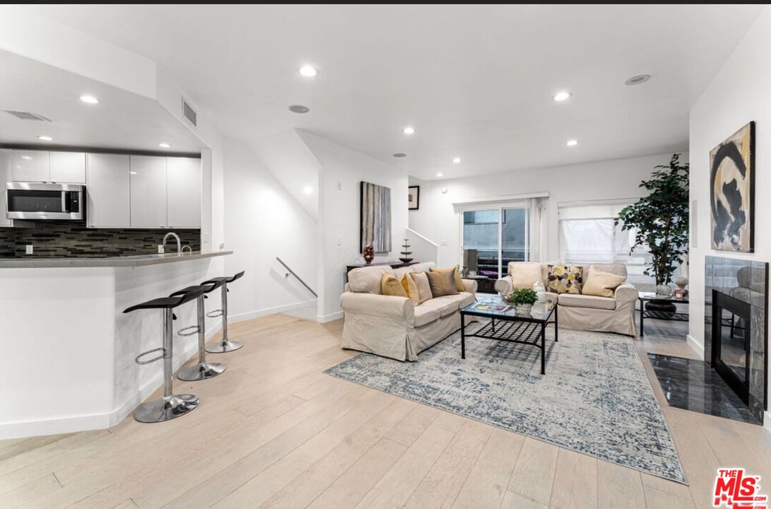 1160 Granville Ave Unit: 108