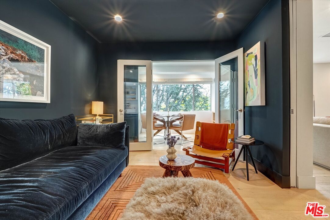 930 California Ave Unit: 301