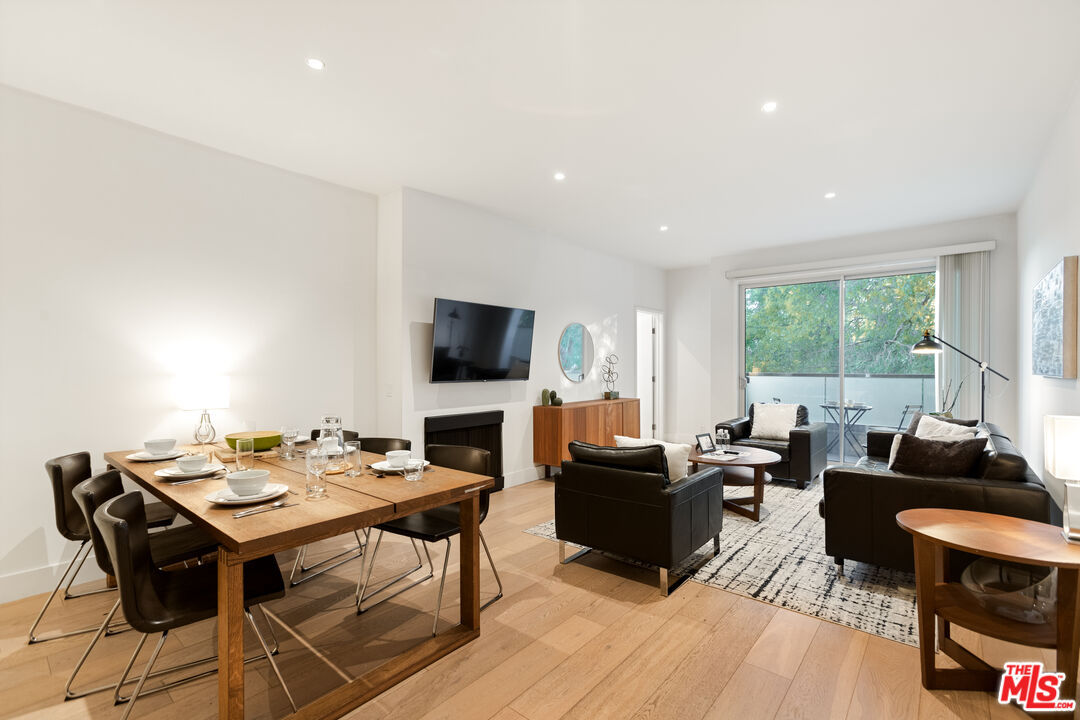 1818 Thayer Ave Unit: 201