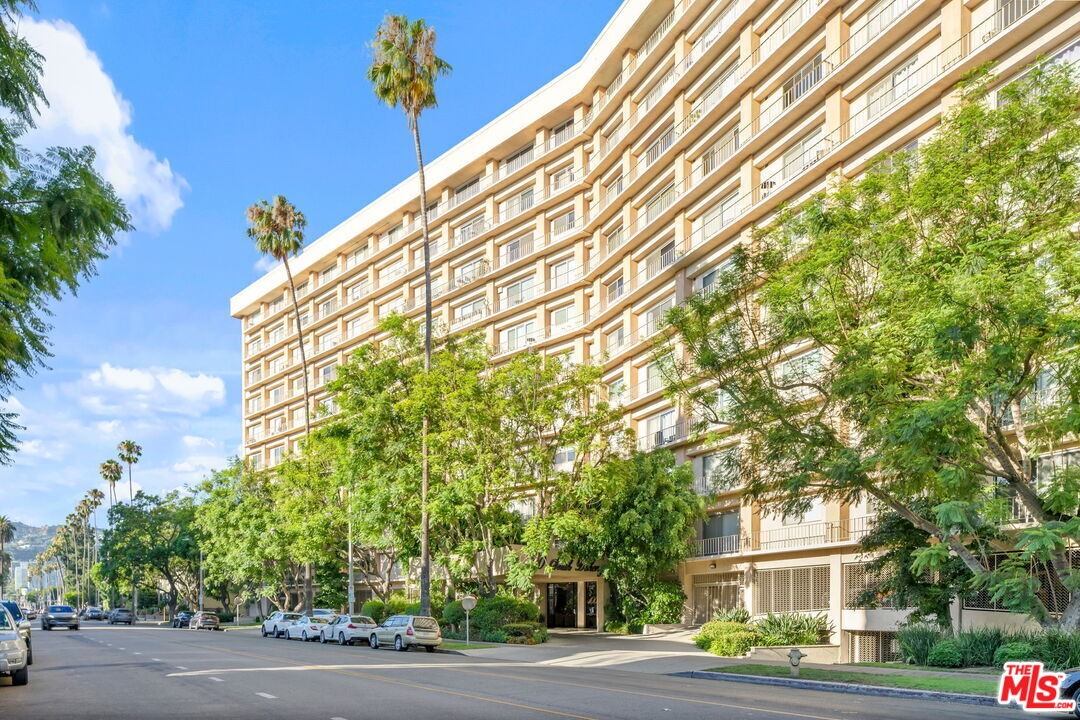 Photo of 100 S Doheny Dr, Los Angeles, CA 90048