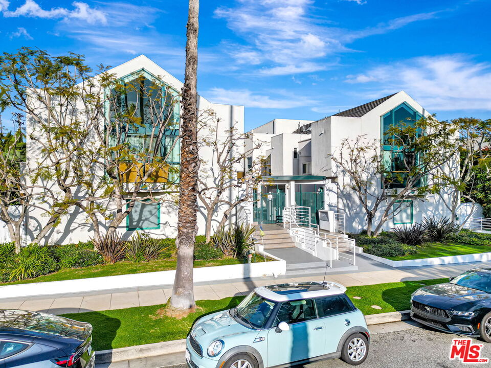 811 21st St Unit: 3