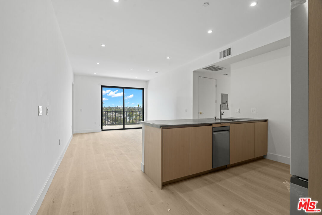 1808 Lincoln Blvd Unit: 505