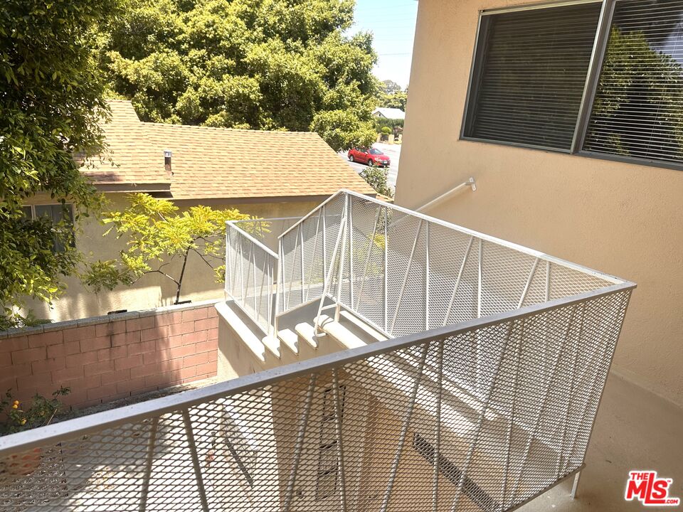 5411 S Centinela Ave Unit: 3