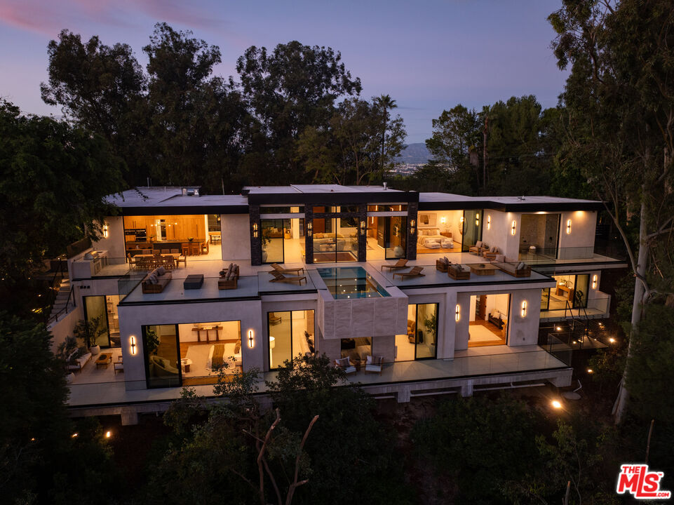 Photo of 12752 Mulholland Dr, Beverly Hills, CA 90210