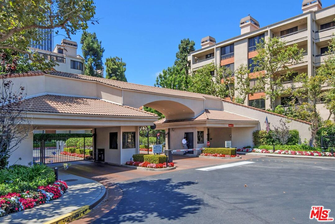 2132 Century Park Ln Unit: 303