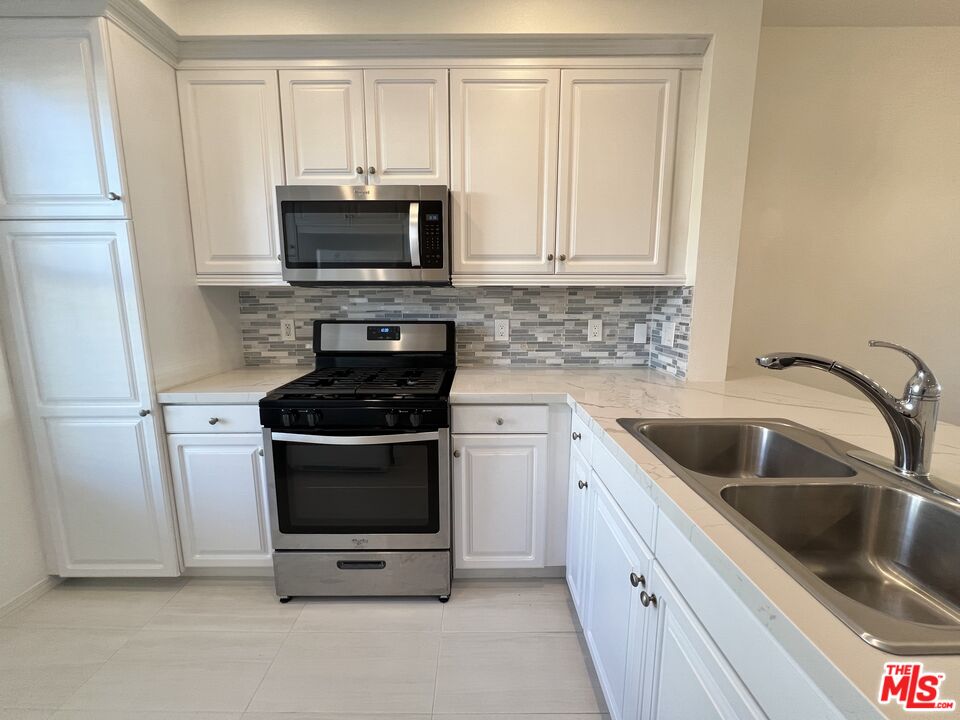 Photo of 6020 Seabluff Dr, Playa Vista, CA 90094