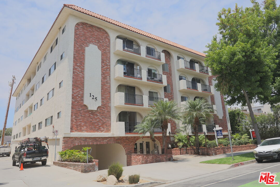 125 Montana Ave Unit: 101