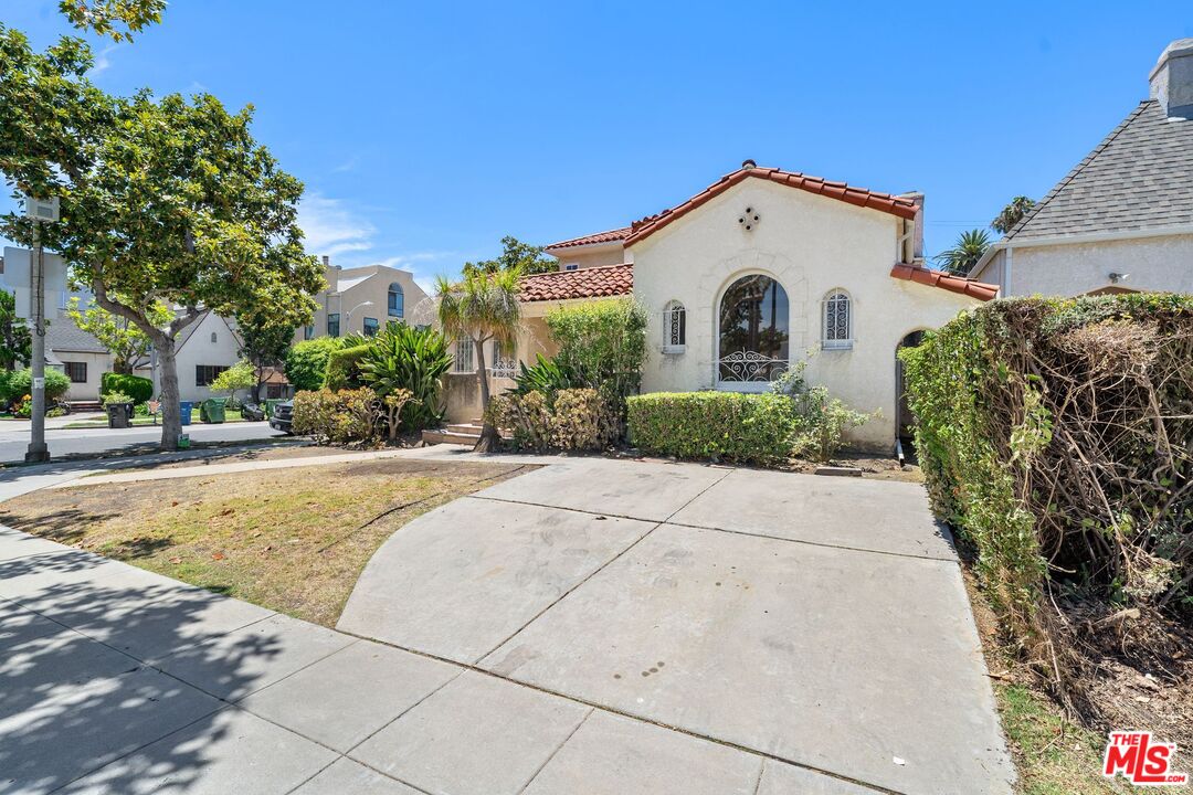 227 S Stanley Dr