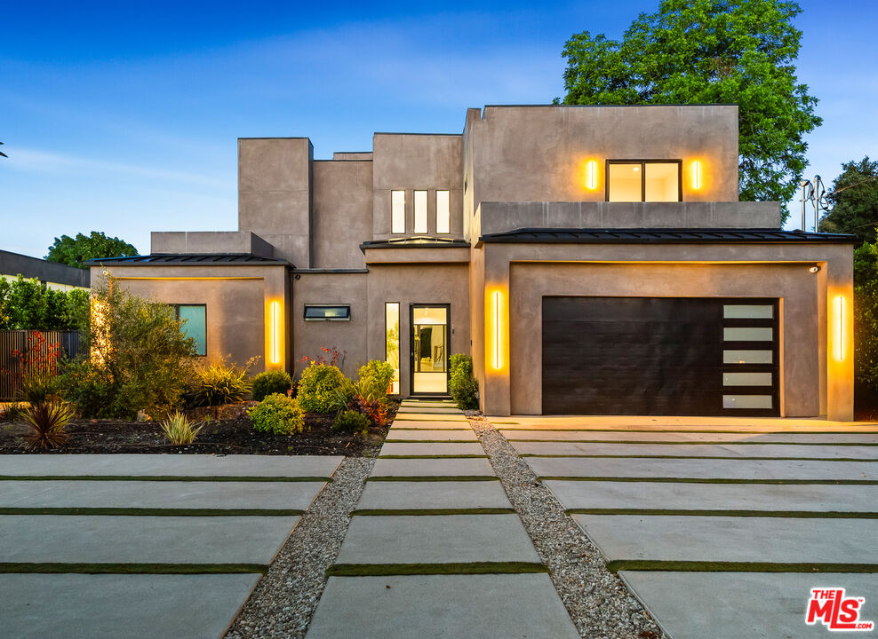 Photo of 5826 Corbin Ave, Tarzana, CA 91356