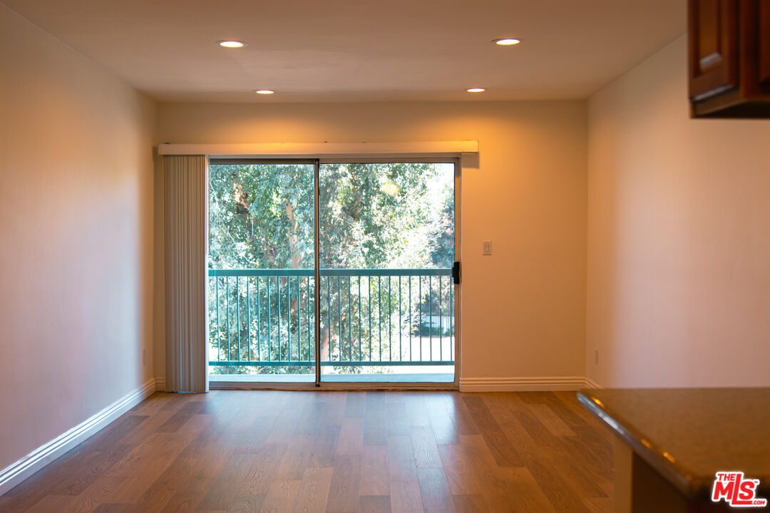 Photo of 18307 Burbank Blvd, Tarzana, CA 91356