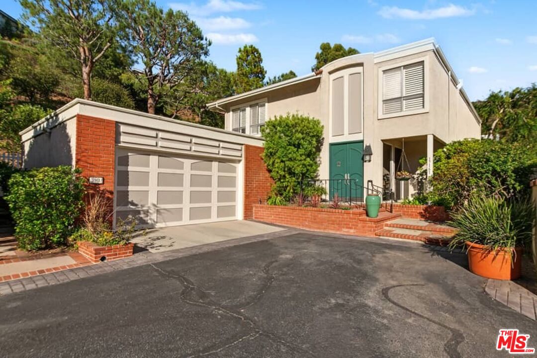 17161 Avenida De Santa Ynez