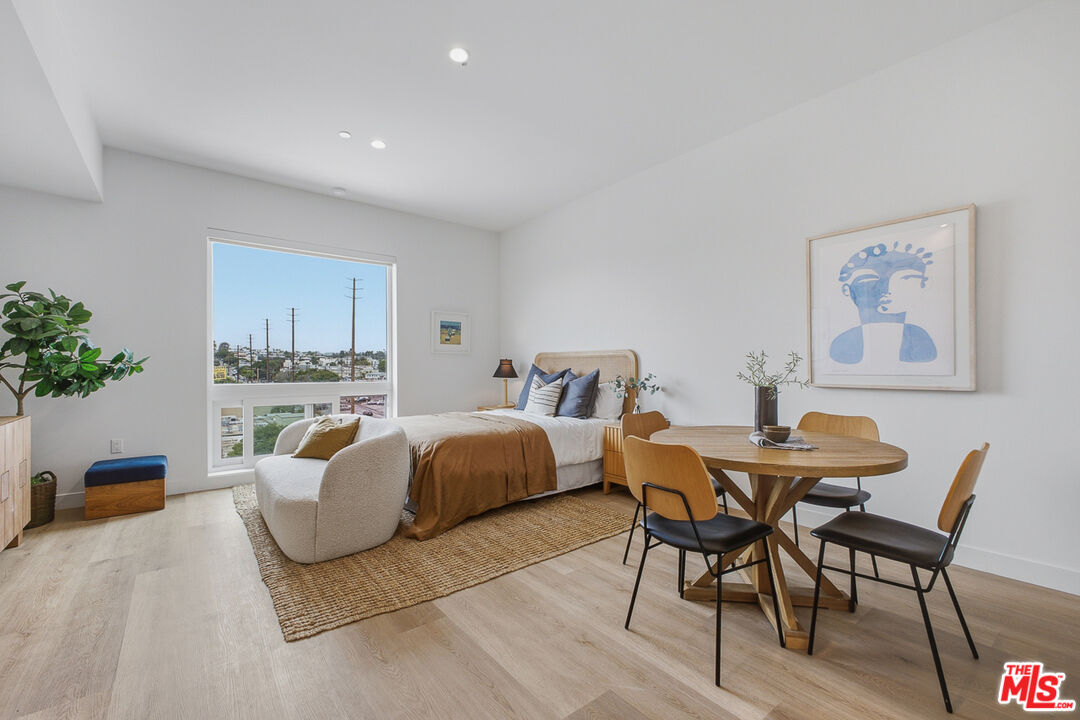 3555 Overland Ave Unit: 512