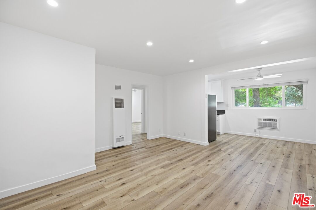 4916 Hazeltine Ave Unit: 2