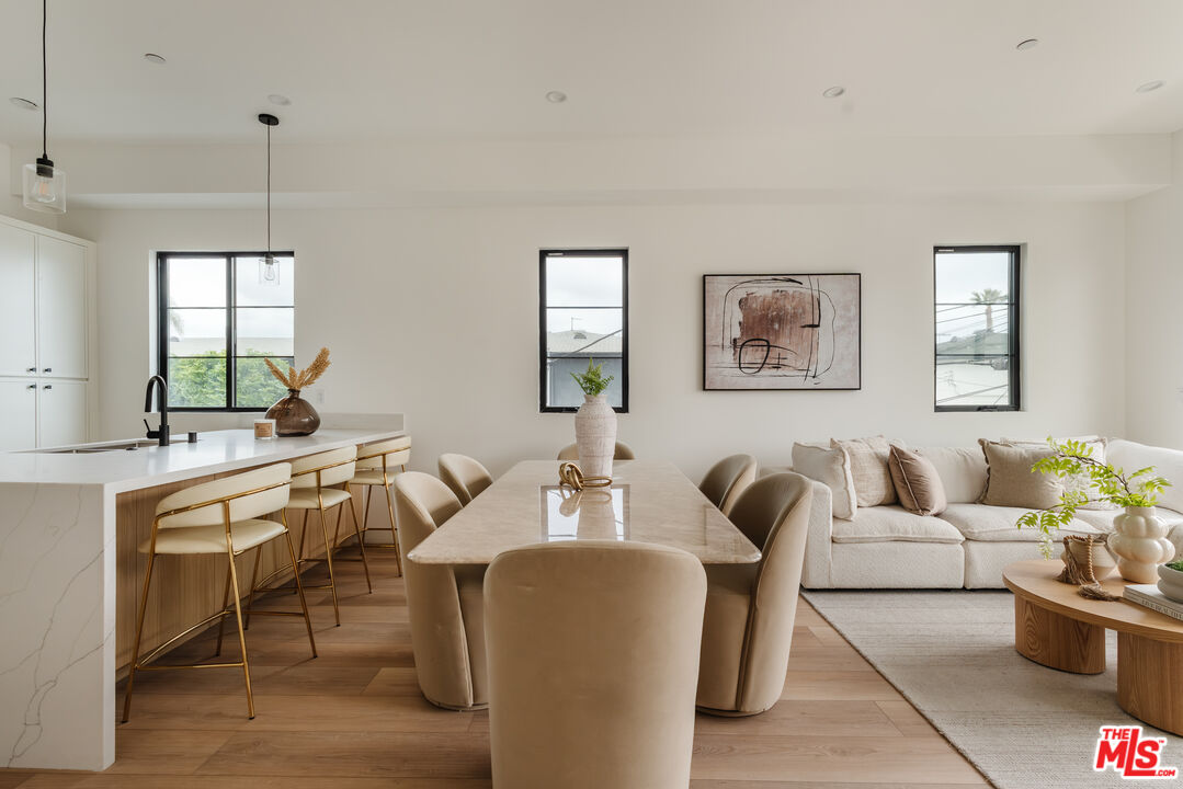1952 S Garth Ave Unit: 1/2