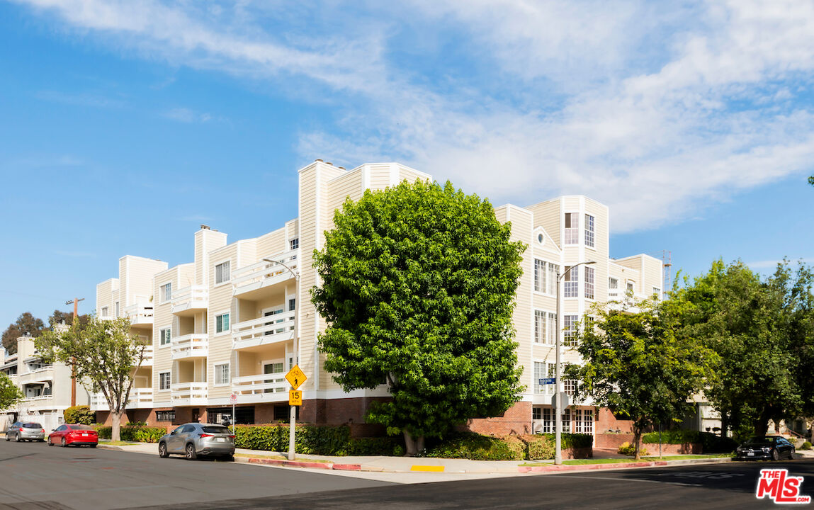 1800 Butler Ave Unit: 105
