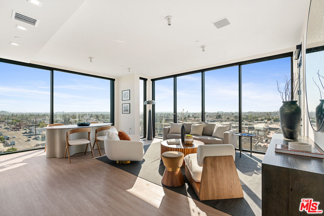 3688 Overland Ave Unit: 724