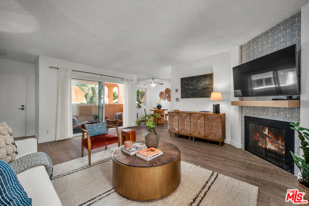 914 Lincoln Blvd Unit: 202