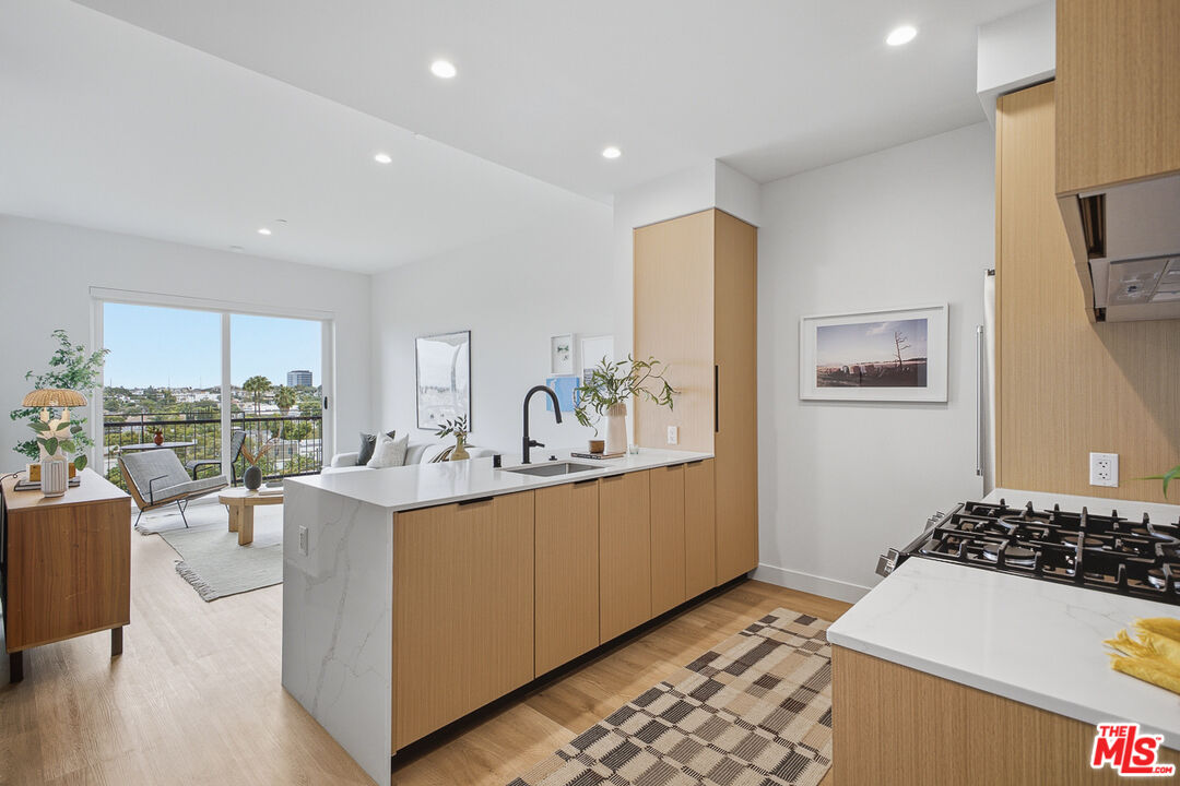 3555 Overland Ave Unit: 201