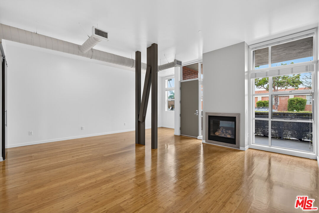 1912 Broadway Unit: 103