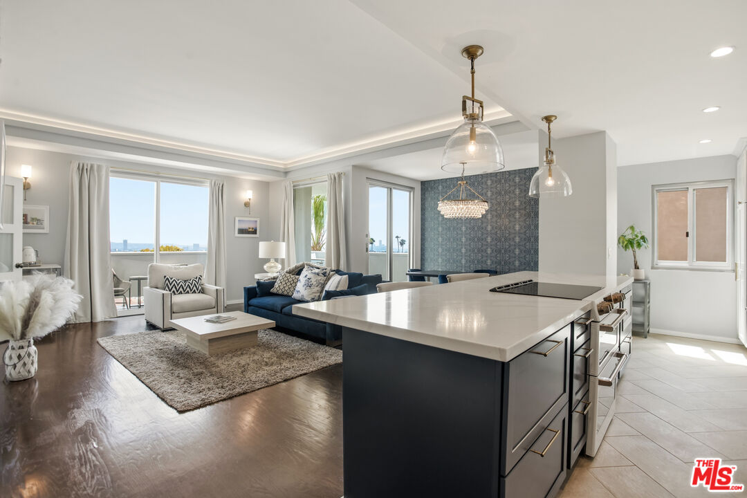 Photo of 7250 FRANKLIN AVE, LOS ANGELES, CA 90046