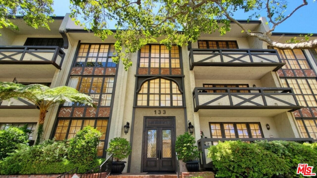 133 S Oakhurst Dr Unit: 204