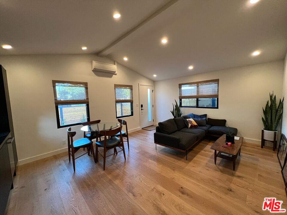 4251 S Centinela Ave