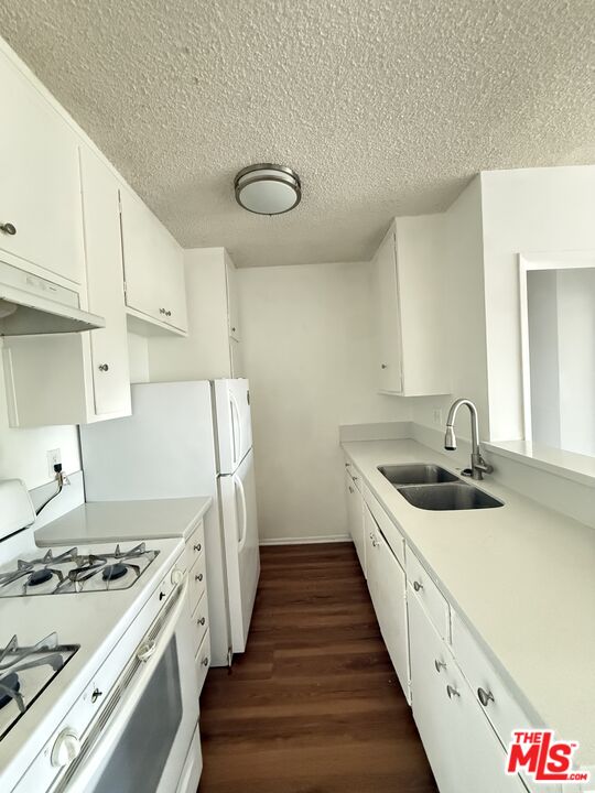 145 S Mariposa Ave Unit: 302