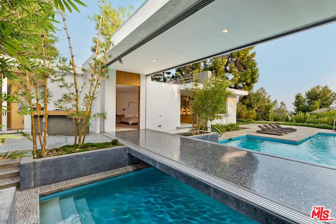 1163 Calle Vista Dr