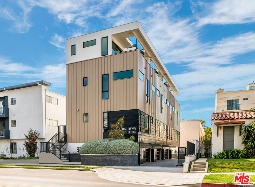 1819 Veteran Ave