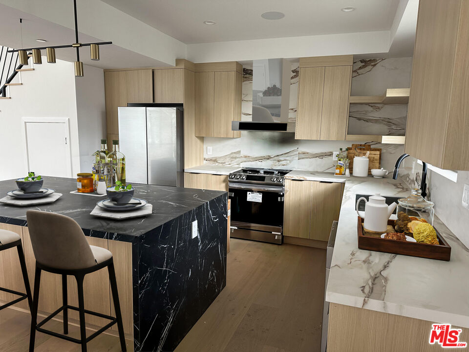 1900 20th Street Unit: #B