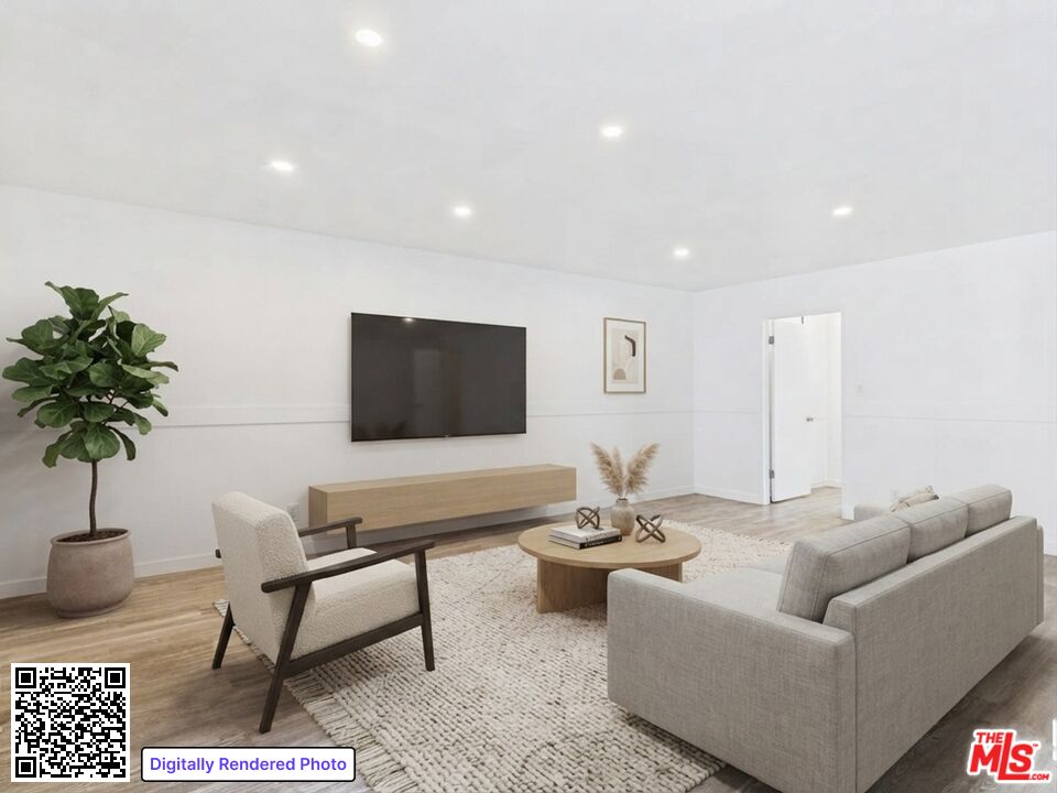 11825 National Blvd Unit: 4