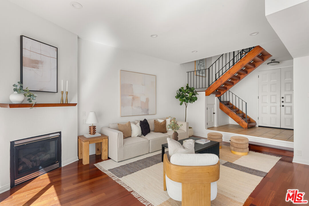 1127 9th St Unit: 103