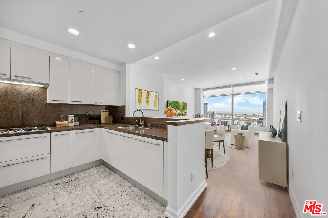 Photo of 900 W OLYMPIC BLVD, LOS ANGELES, CA 90015