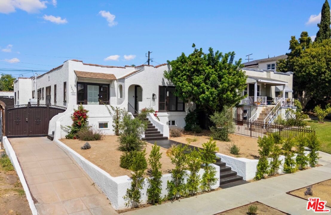 Photo of 1361 Keniston Ave, Los Angeles, CA 90019