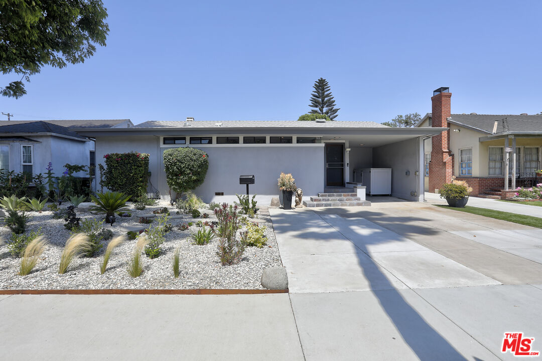 2672 Veteran Ave