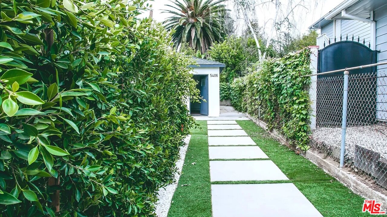 Photo of 5406 Tampa Ave, Tarzana, CA 91356