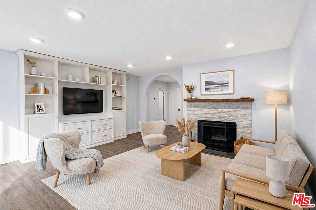 2018 Griffith Park Blvd Unit: 123