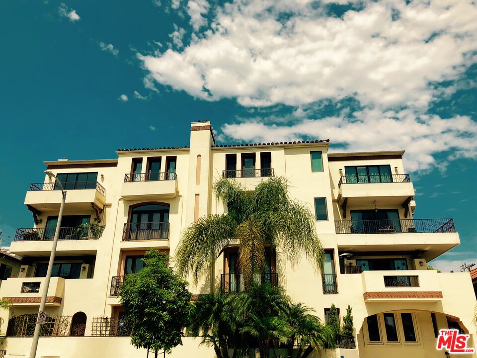 1310 Armacost Ave Unit: 401