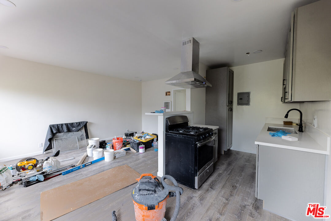 6126 Eleanor Ave Unit: 18