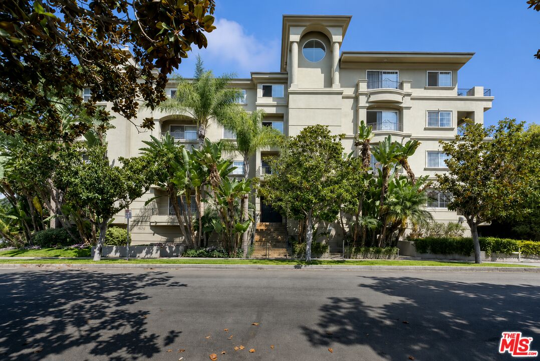 1830 Pelham Ave Unit: 204