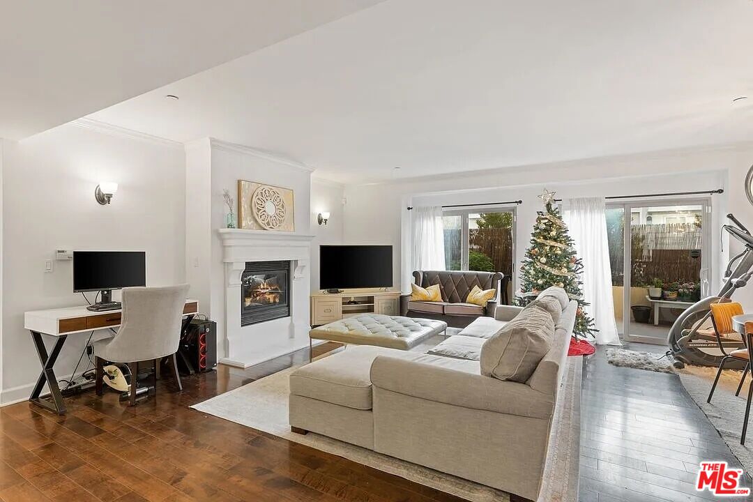 1522 Amherst Ave Unit: 101