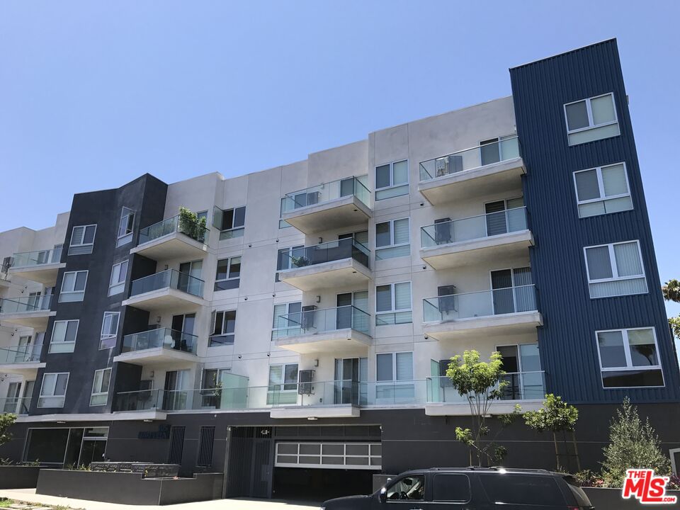 105 S MARIPOSA AVE Unit: 302
