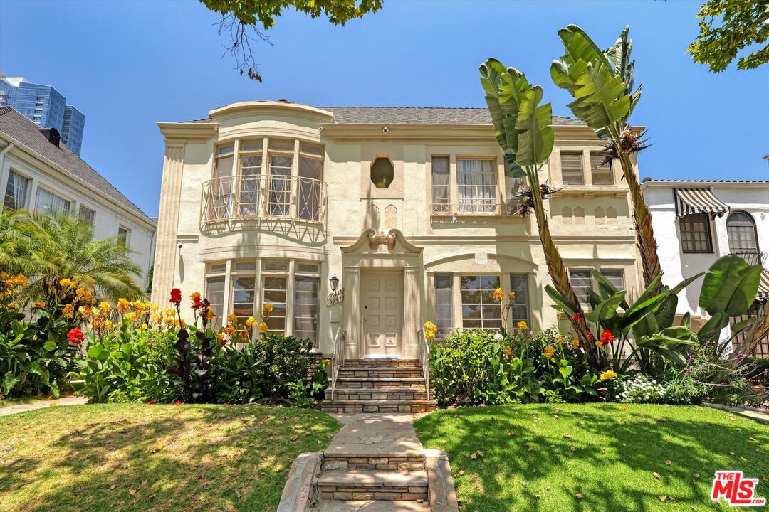 9945 Robbins Dr Unit: 102