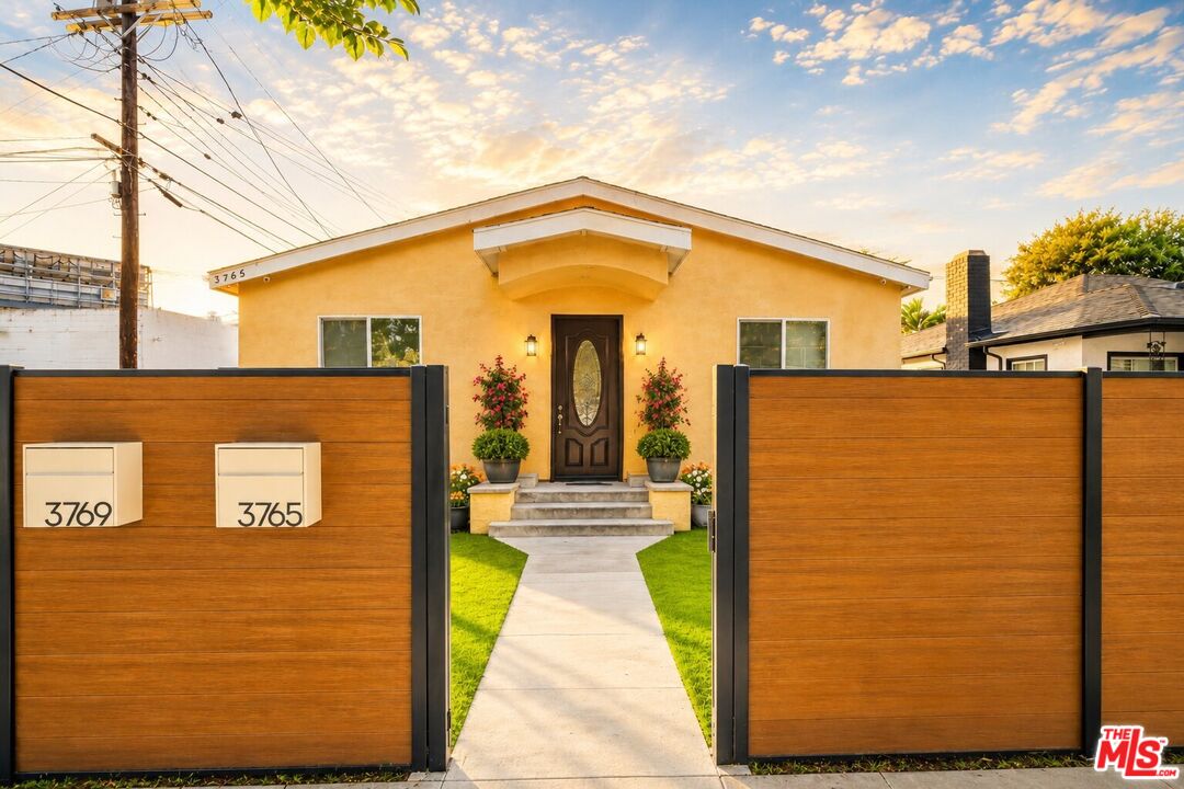 3765 Globe Ave