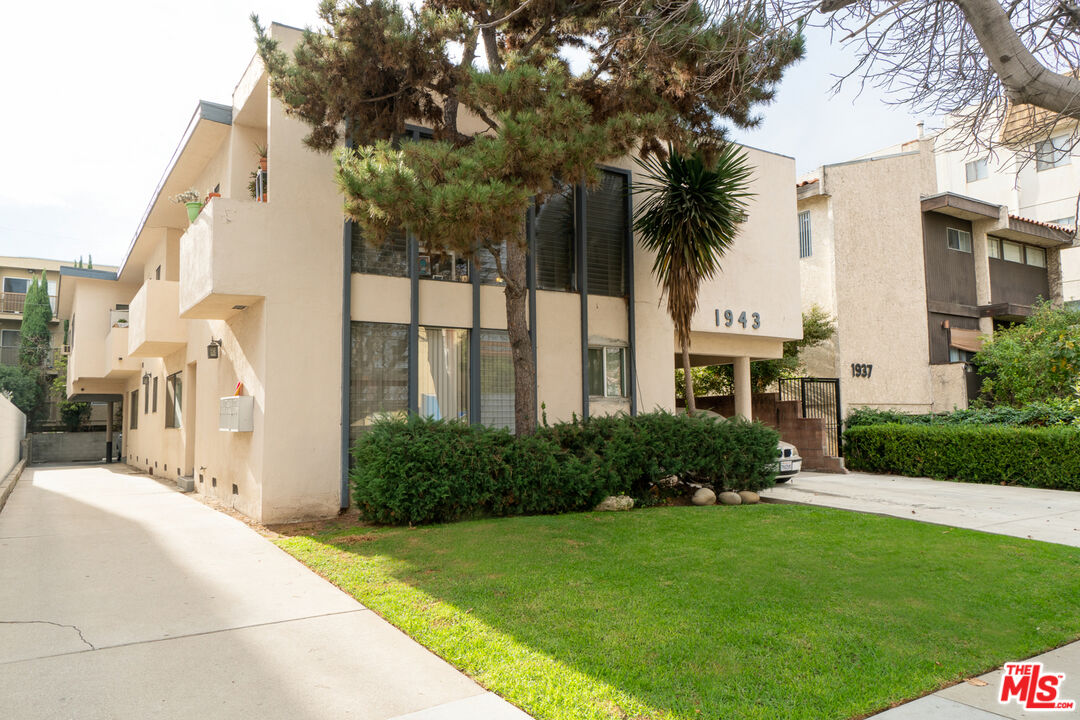 1943 Overland Ave Unit: 3