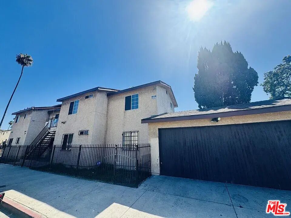 7704 S Grand Ave
