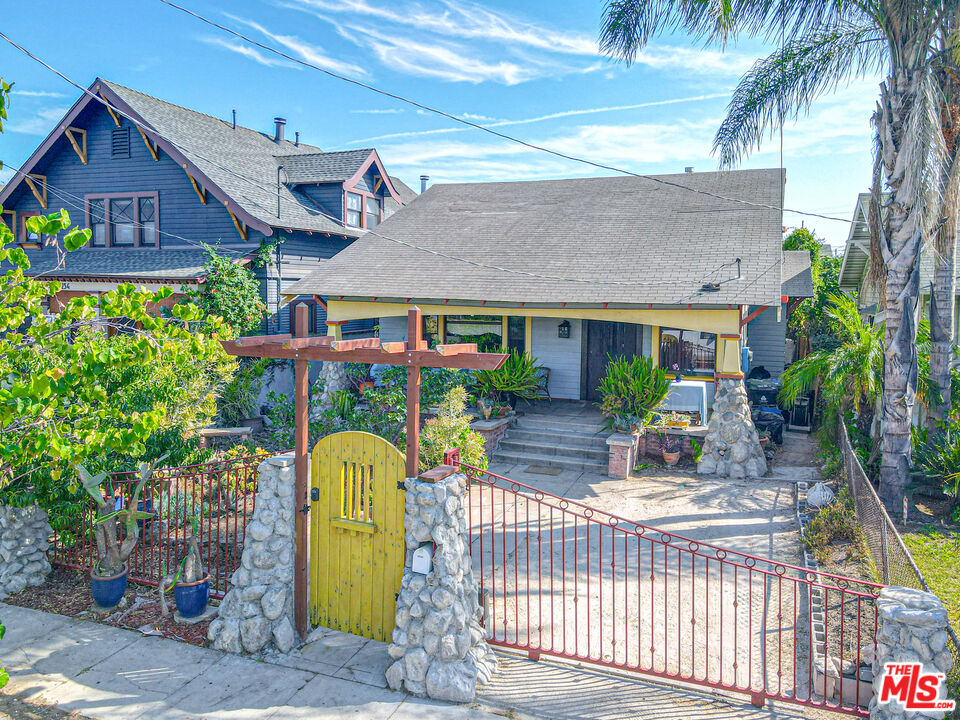 2230 INEZ ST