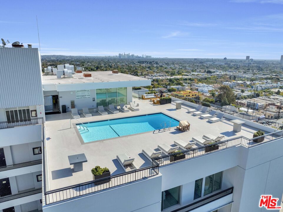 1100 Alta Loma Rd Unit: 608
